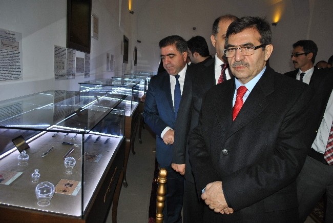 İDRİS GÜLLÜCE, DOĞDUĞU GÜN BAKAN OLMUŞ