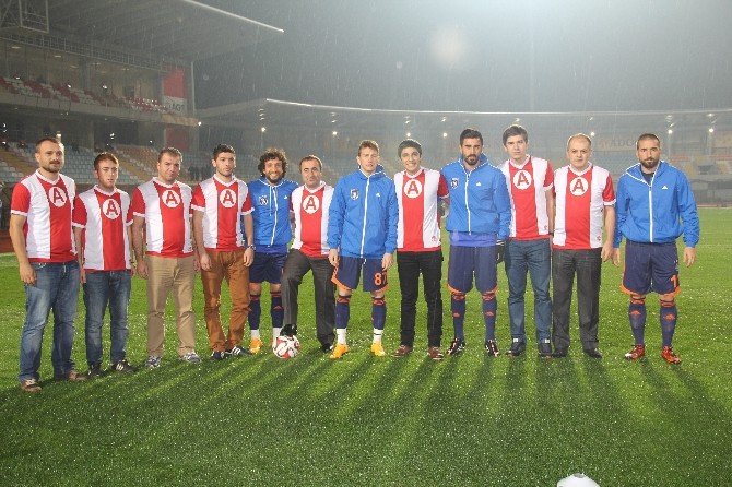 İl Emniyet Müdürü Tonbul, gençlerele futbol maçında bir araya geldi