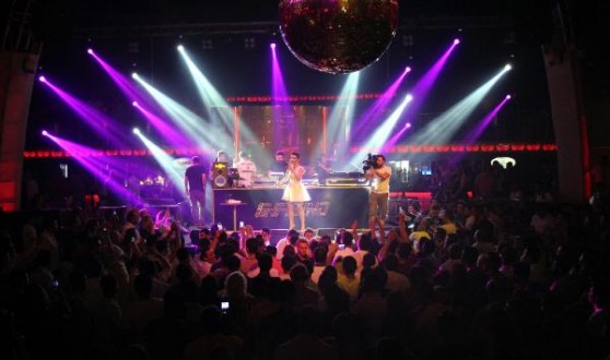 İrem Derici Kemer'i coşturdu