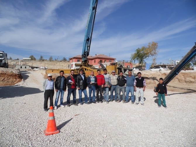 İş kamyonu kursiyerlerine uygulamalı eğitim