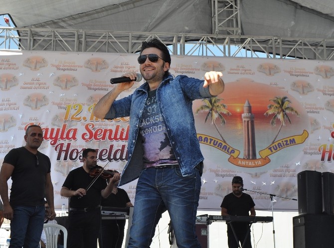 İsmail Yk hayranları ile buluştu