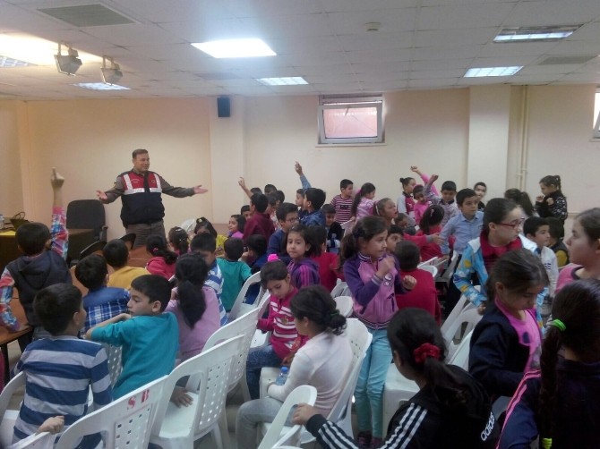 Jandarma trafikten öğrencilere seminer