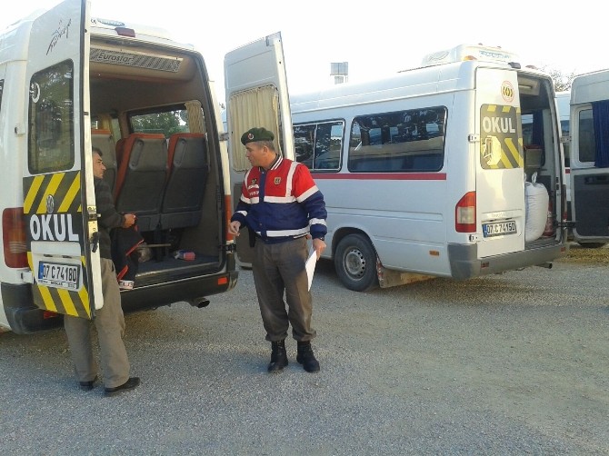 Jandarma’dan okul servis araçlarına kontrol