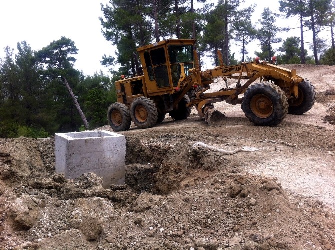 Karagöl yaylasında yol yapım çalışmaları sürüyor