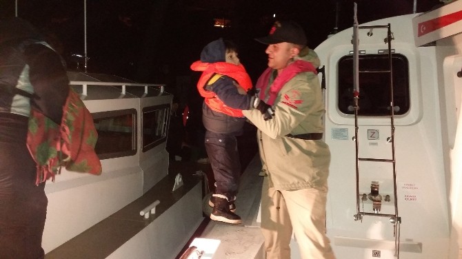 Kaş açıklarında 13 kaçak göçmen yakalandı