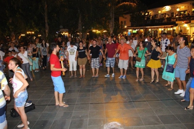 Kaş'ta Karadeniz rüzgarı esti