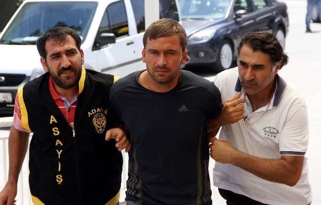 Katil ‘iş tamam’ işareti yapınca yakalandı