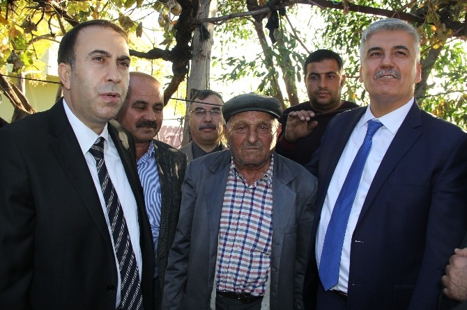 Kaymakam Altan, evi yanan Cin ailesini ziyaret etti