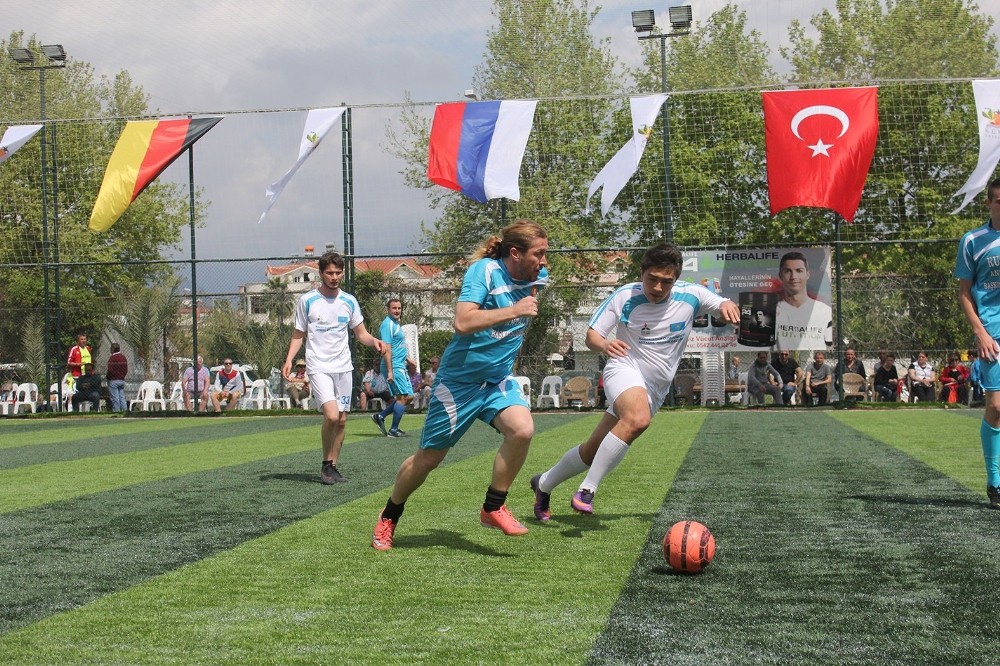 Kemer’de dostluk turnuvası