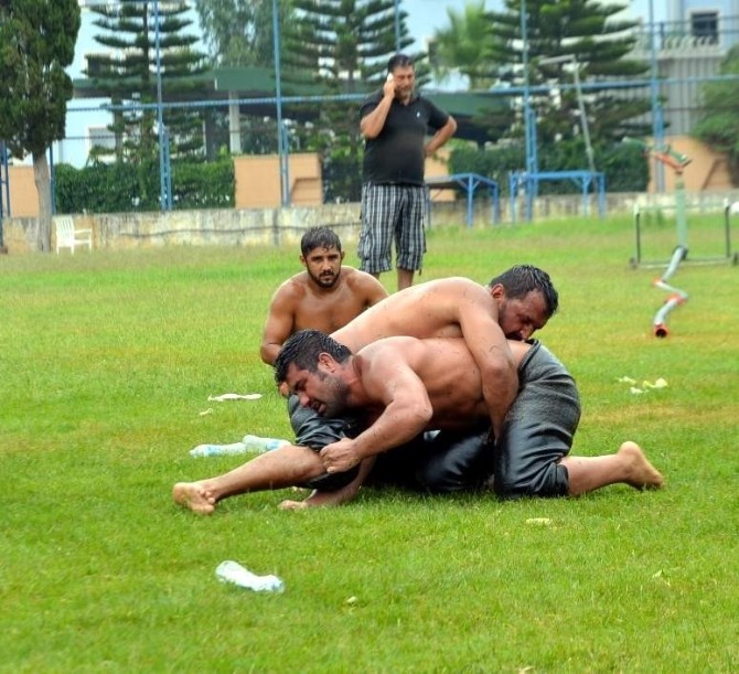 Kemerli Pehlivanlar Kırkpınar İçin Ter Döküyor