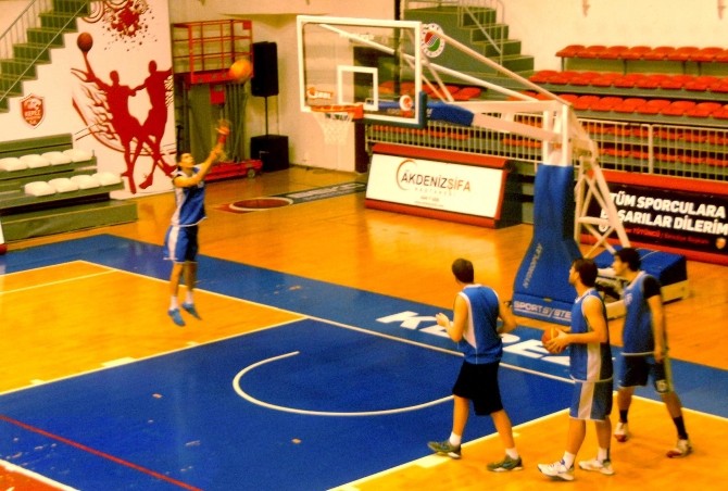 Kepez basketbolda galibiyet serisini bozmadı 