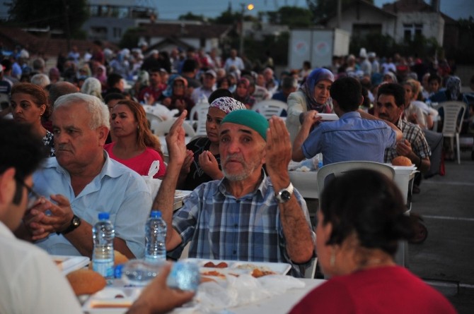 Kepez’de İftar Sofrası Bu Kez Kepezaltı Ve Göçerler’de Kuruldu