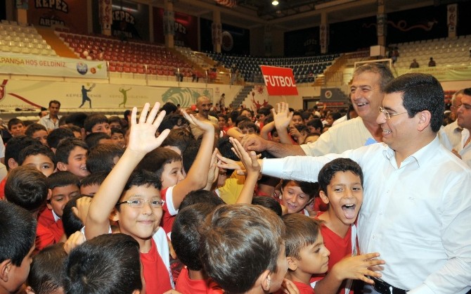 Kepez'de mezuniyet sevinci