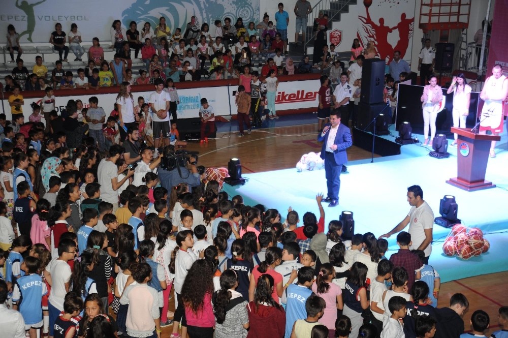 Kepez’in yıldızları formalarını aldı