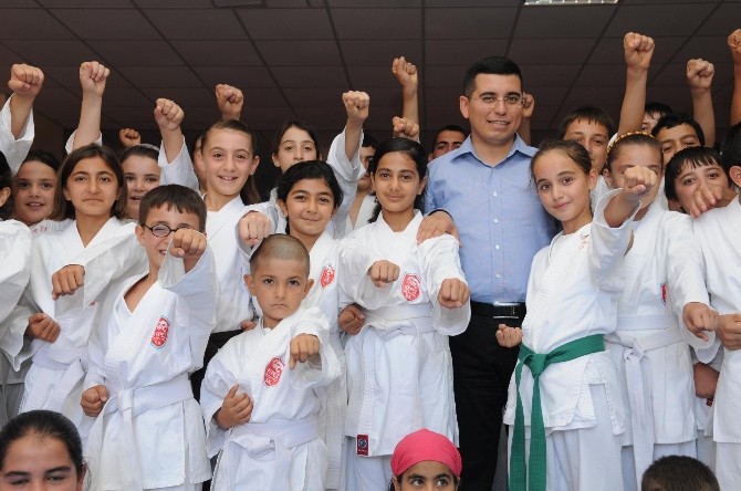 Kepezli gençlerin gözdesi tekvando 