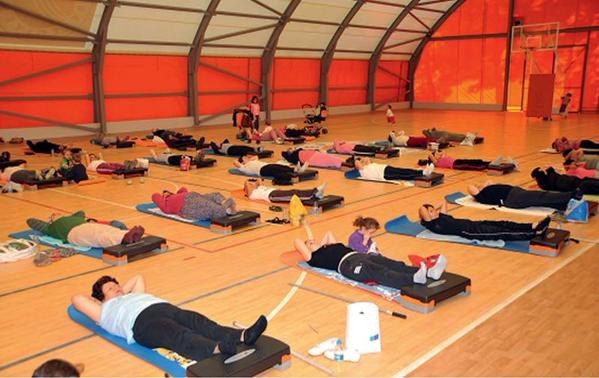 Kepezli kadınlara aeorobik ve pilates