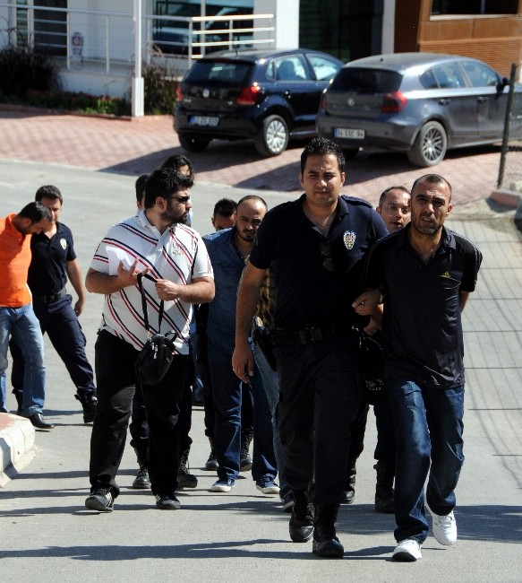 KOM’dan silahlı suç örgütüne operasyon:10 tutuklama