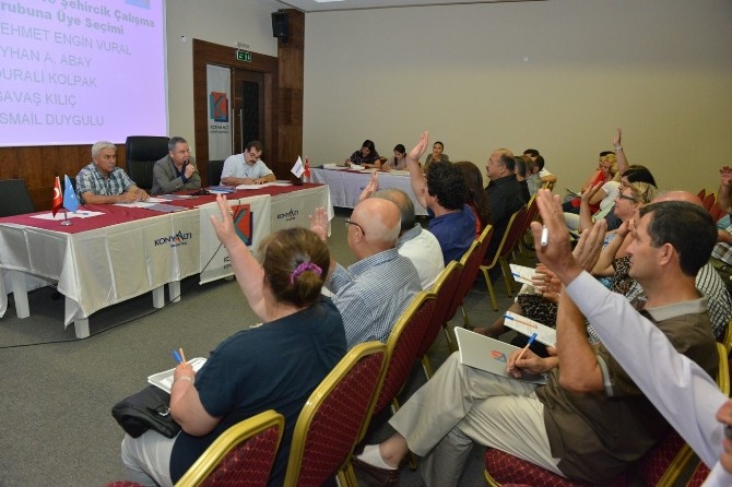 Konyaaltı Kent Konseyi yeni yönetimini seçti