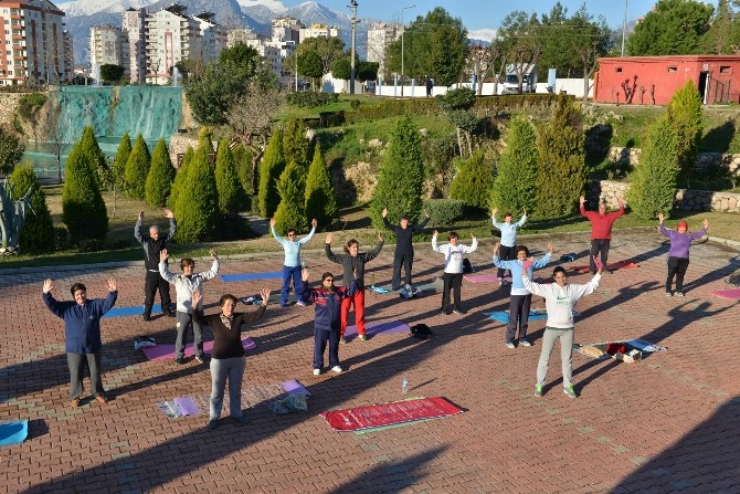 Konyaaltı’nda sabah sporu büyük ilgi görüyor