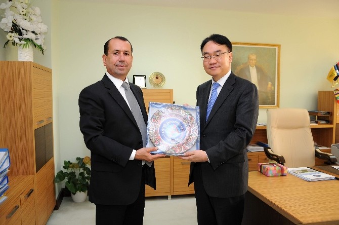 Kore Cumhuriyeti Büyükelçiliği müsteşarı'ndan AÜ’ye ziyaret