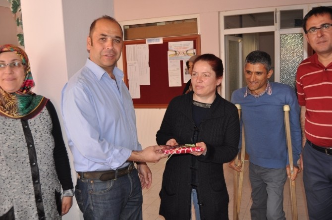 Korkuteli Devlet Hastanesi yönetimi, engelli personelini unutmadı