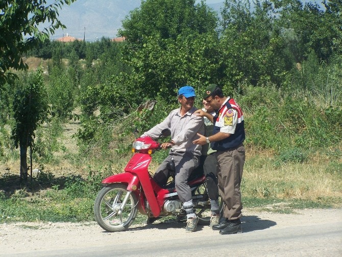 Korkuteli jandarmadan motosiklet sürücülerine denetim