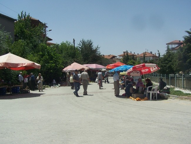 Korkuteli köylü pazarı ilgi görüyor