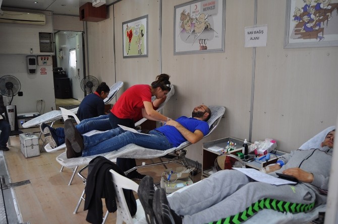 Korkuteli’de Bayram Öncesi 30 Ünite Kan Bağışı