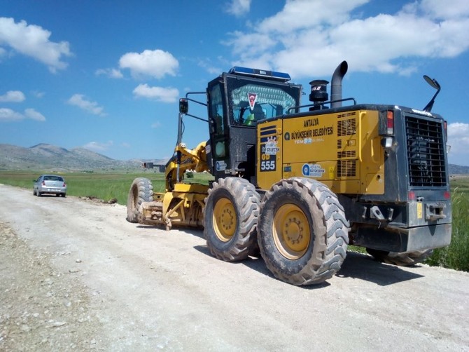 Korkuteli’nde  asfalt çalışmaları devam ediyor