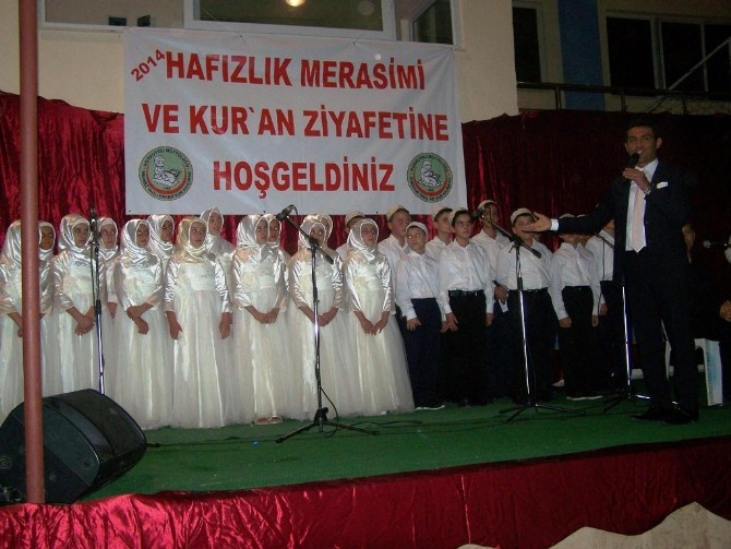 Korkuteli'nde hafızlar taç giydi