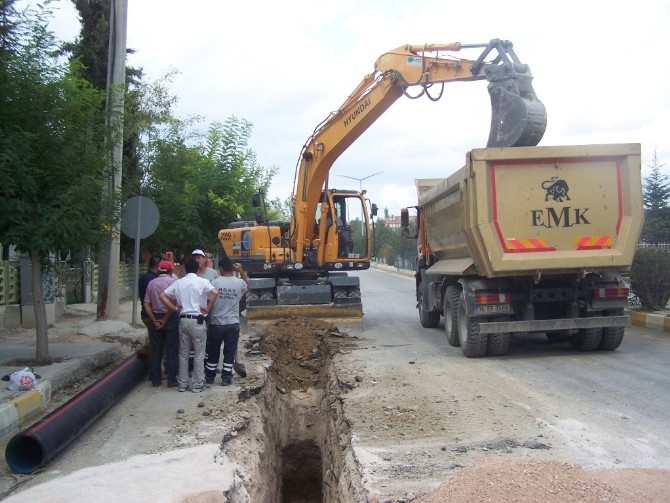 Korkuteli'nde kanalizasyon çalışmaları devam ediyor