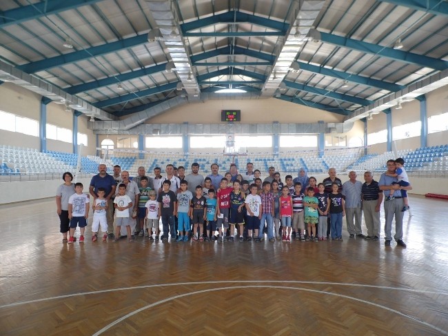 Korkuteli'nde yaz spor okulları törenle açıldı
