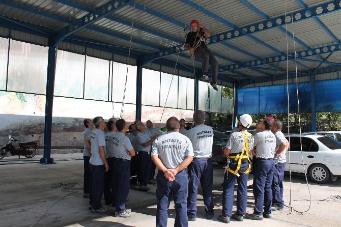 Kumluca itfaiyesi eğitiliyor