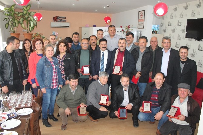 Kumluca’da 25 Yılı Tamamlayan Esnafa Plaket Verildi