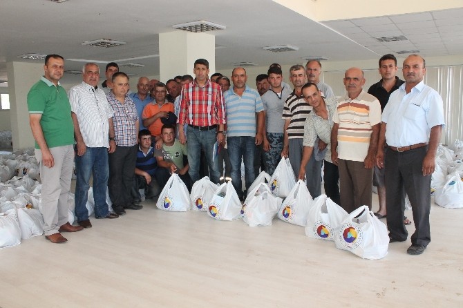 Kumluca’da 842 aileye gıda paketi