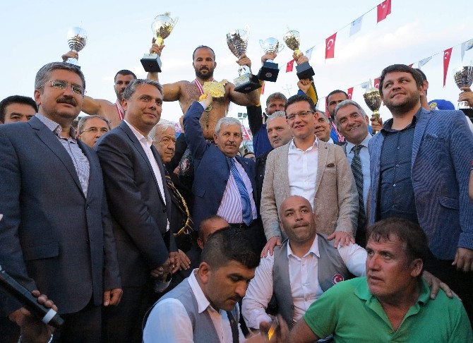 Kumluca’da Başpehlivan Orhun Okulu oldu