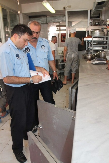 Kumluca'da gıda denetimi yapıldı