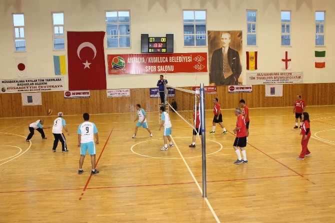 Kumluca'da Kaymakamlık kupası başladı 