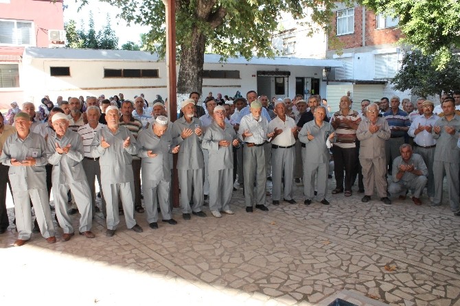Kumlucalı hacılar dualarla uğurlandı