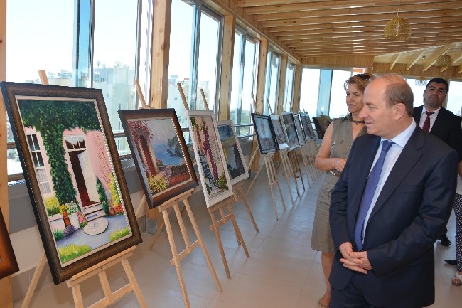 Kursiyerlerin sergisini gezdi