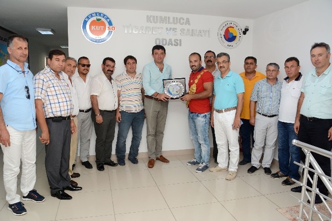 Kutso’dan Başpehlivan Okulu’ya plaket