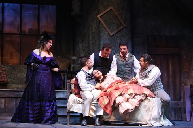 “La Boheme'e ayakta alkışlandı