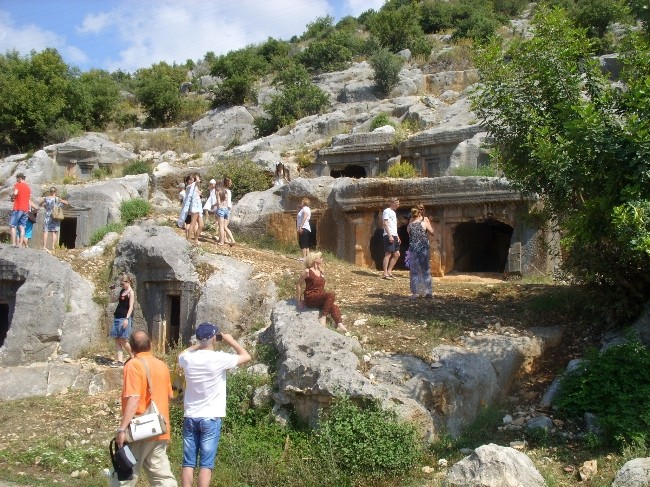 Limyra Antik kentine turist akını