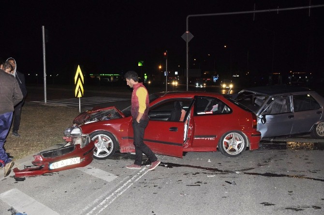 Manavgat’ta Trafik Kazası: 3 Yaralı