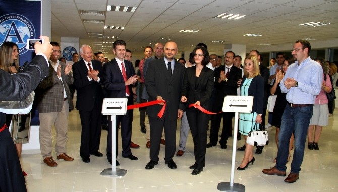 MBA Mezunları açılışta buluştu