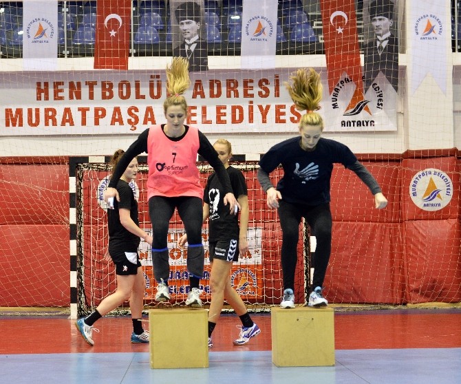 Melekler zorlu virajda