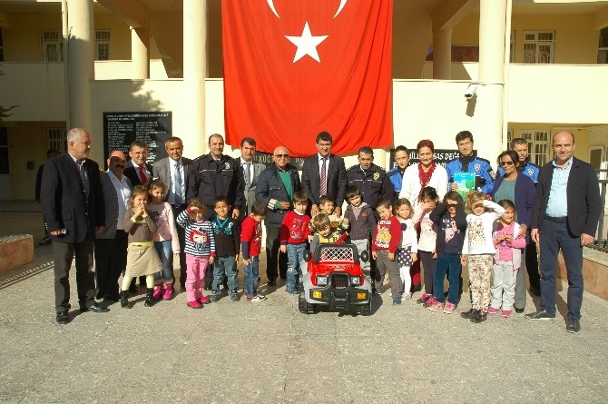 Miniklere ''Önce Yaya'' projesi anlatıldı