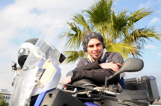 Motosikletiyle Nepal'e gidip geldi