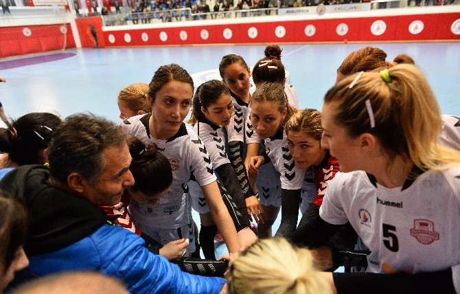 Muratpaşa fark peşinde