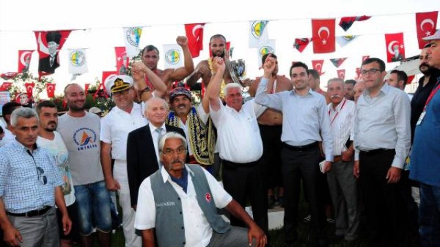 Muratpaşa sporcusu okulu, Başpehlivan oldu